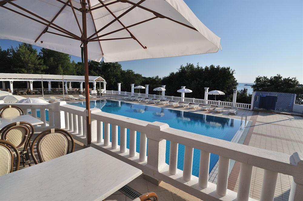 Maistra Select Funtana All Inclusive Resort Exterior photo